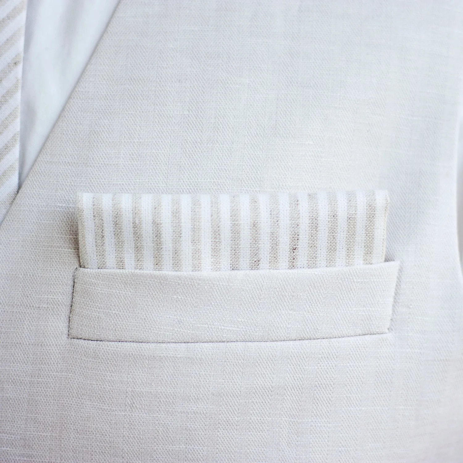 Boy's Bow Tie / Natural Linen Stripe