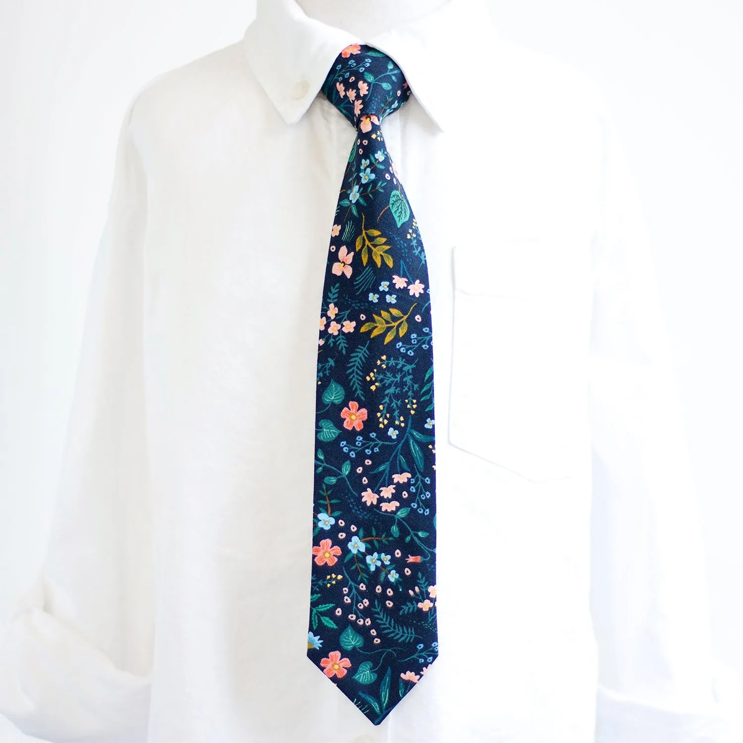 Boy's Bow Tie / Navy Metallic Floral