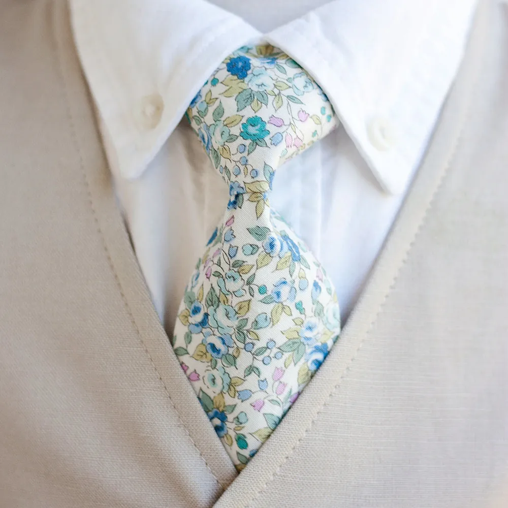 Boy's Necktie / Blossoms In Blue