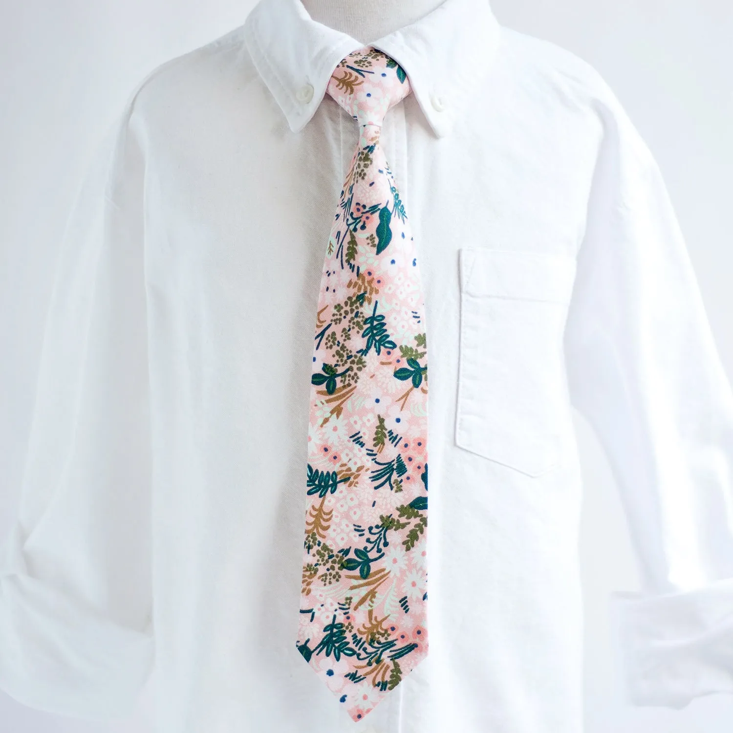 Boy's Necktie / Meadow In Pink